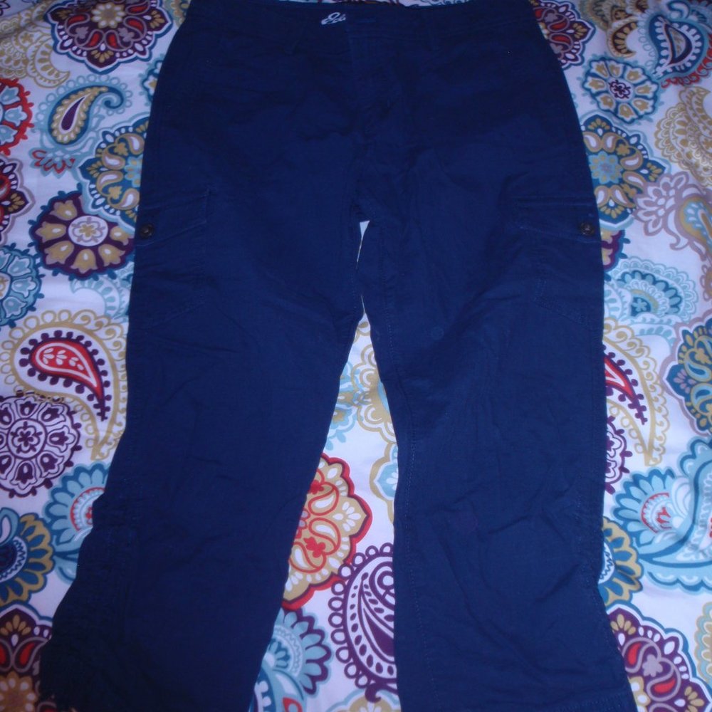 Ladies Eddie Bauer Cargo Capri - Size 8